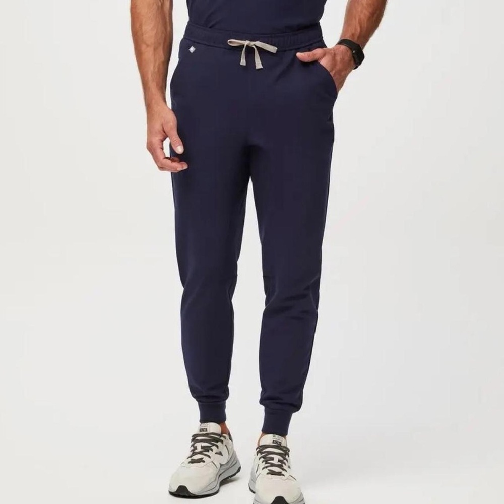 NWT FIGS MEN’S Tansen Jogger Scrub Pants 2.0 Short